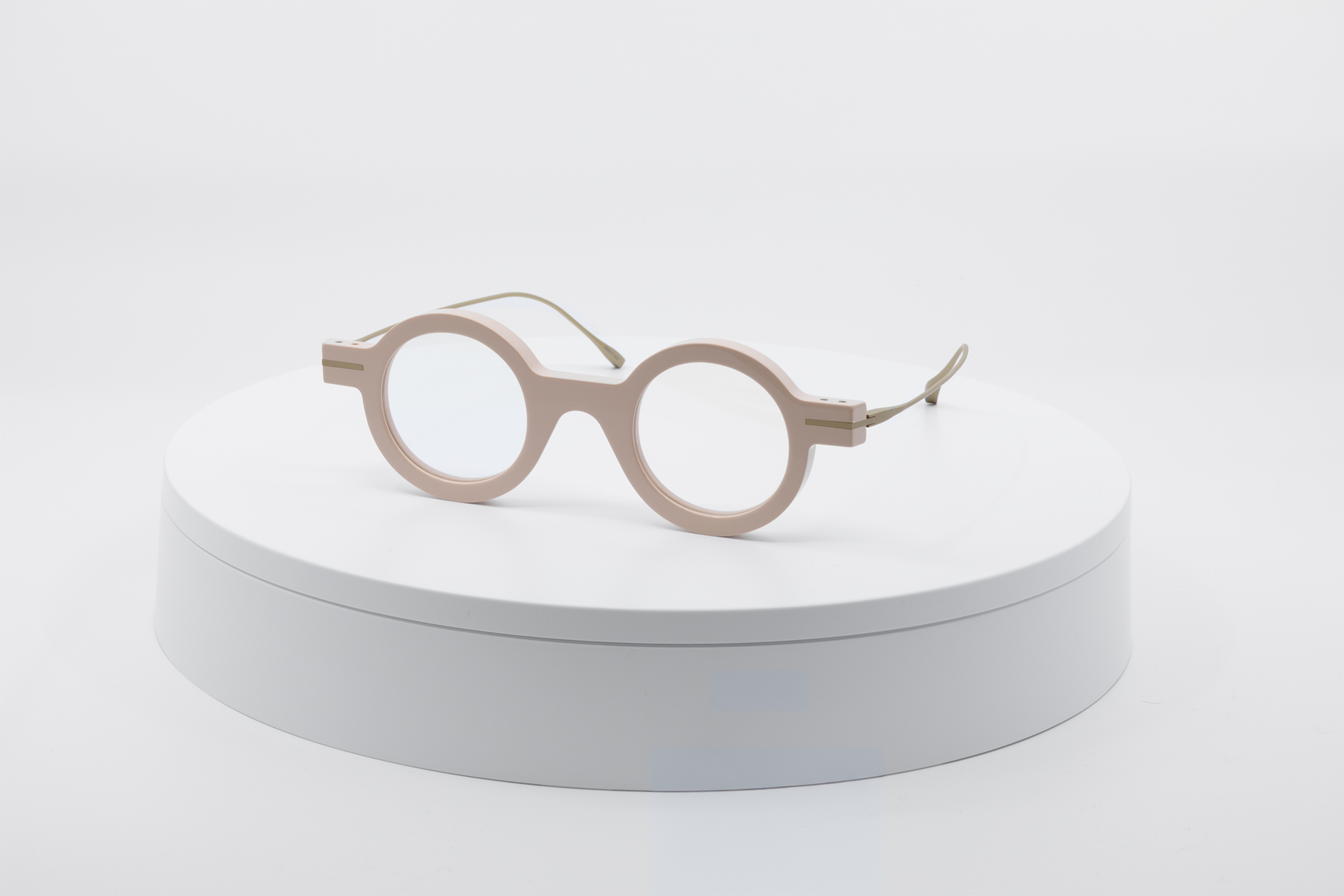 Oct·42 — Stone Pink Gold angled